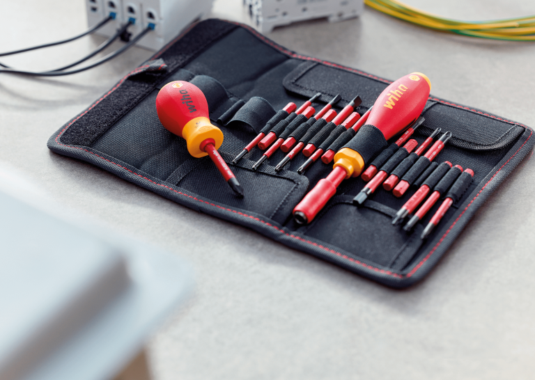 Wiha 41231 18 Piece slimVario® Soft Finish VDE Interchangeable