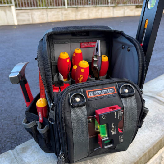 Wiha Electricians VDE Starter Tool Kit Set in Veto CB-LD Tech Tool Bag